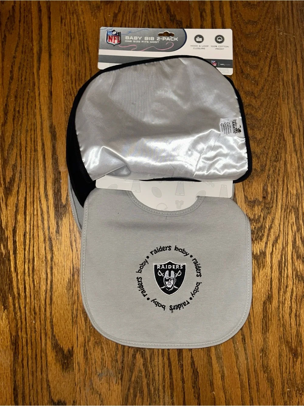2 NFL Raiders Baby Bibs 2 Packs Black & Gray NWT 100% Cotton Front - Picture 2 of 3